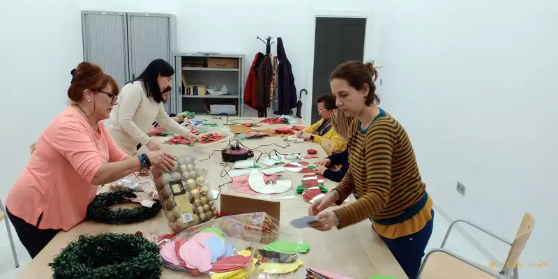 Taller de Adornos Navideños Centro Cívico Complementario Alcázar