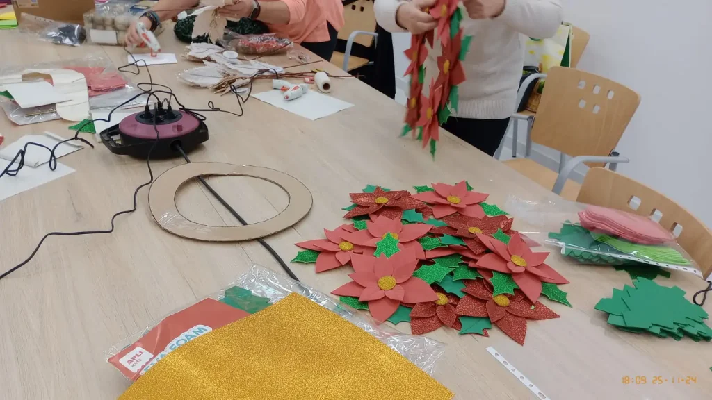 Taller de Adornos Navideños Centro Cívico Complementario Alcázar