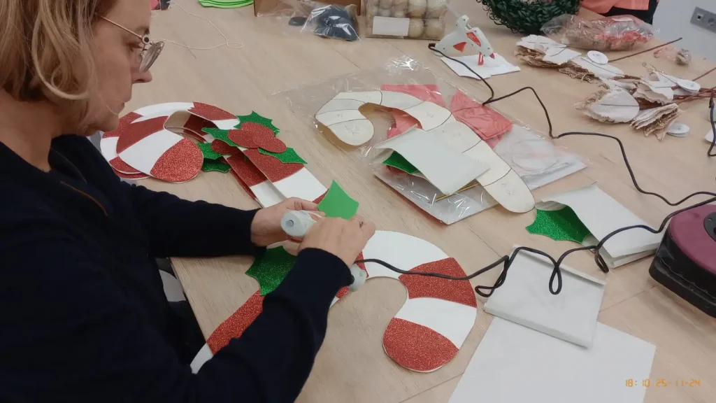 Taller de Adornos Navideños Centro Cívico Complementario Alcázar