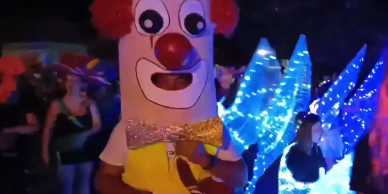 Imagen destacada del Taller de Cabezudos en la Barriada de Los Ángeles