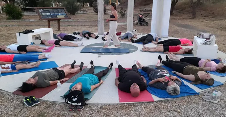 prácticas de yoga al aire libre cerro muriano