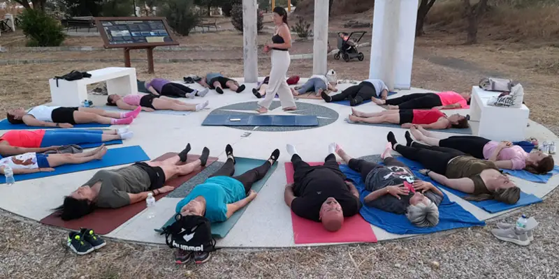 prácticas de yoga al aire libre cerro muriano