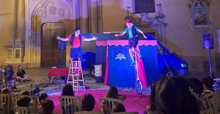 Cirkomanía espectáculo de circo teatro