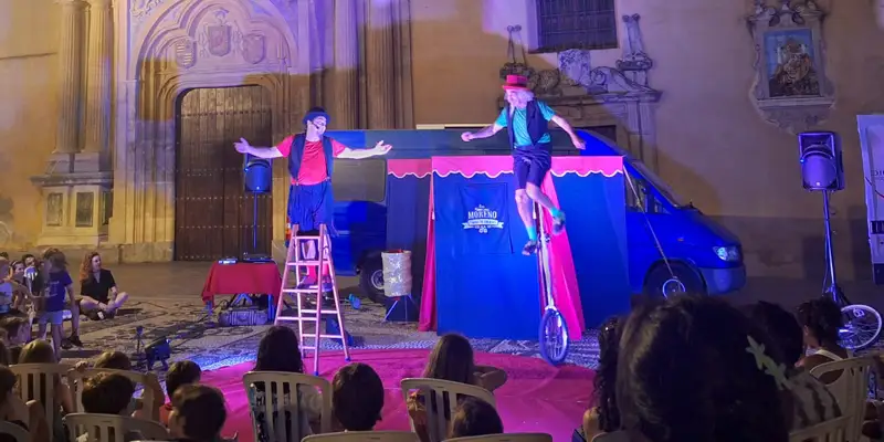 Cirkomanía espectáculo de circo teatro