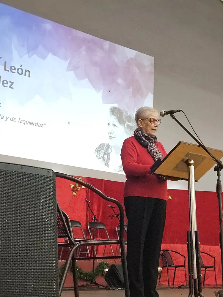 reconocimiento a Carmen León Fernández