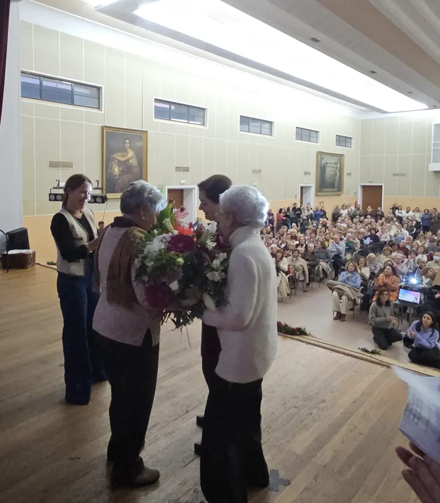 reconocimiento a Carmen León Fernández