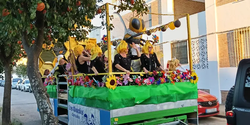 Carroza de carnaval de la Asociación Alcolea por sus Tradiciones
