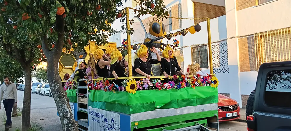 Carroza de carnaval de la Asociación Alcolea por sus Tradiciones
