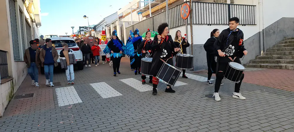 Vecinos de Cerro Muriano se disfrazados para el carnaval.