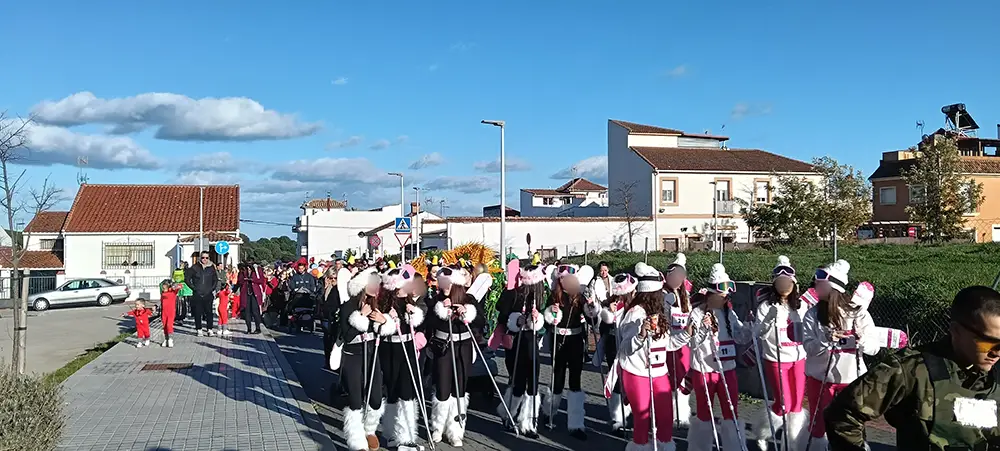 Vecinos de Cerro Muriano se disfrazados para el carnaval 2026