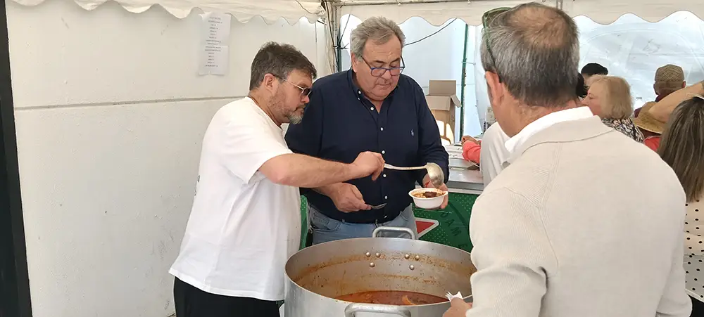 delicioso potaje carnavalesco organizado por Vecindad, Consejo de Distrito y Representante de Alcaldía